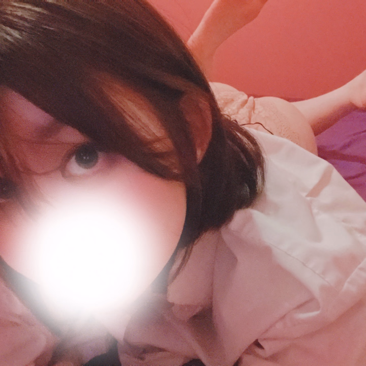 おはろろᐕ )ﾉﾞろろなです⸜( ᐛ )⸝

ついにおうちに帰る日が来ちゃいました
🥹
毎日仲良しさんが来てくださって本当にそれだけでモチベ上がる5日間でした😌
ありがとうございました😊
次も必ず来ます👋

飛行機の時間まで少しあるので、ちょっとの間だけお待ちしております✨
いっぱいいちゃいちゃしてくれたら嬉しいな〜