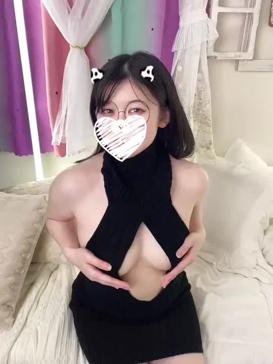 ろろな色違いのすがた🐻
メガネも追加しました！少しはえっなおねいさんに見えるかな🤭