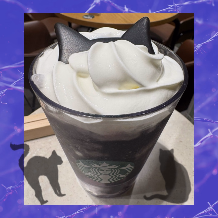 はろー♪

新たな

フラペチーノも

なかなかうまし👍

猫ちゃんの耳がかわゆい💜

リワード会員は

チョコチップを

トッピングしてもらえますの♪

チェキラ(⁎⁍̴̛ᴗ⁍̴̛⁎)੭⁾⁾

たお