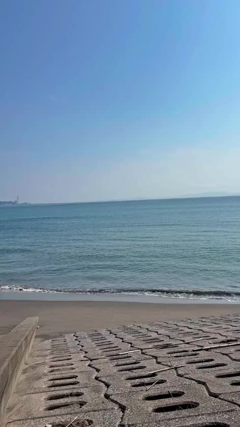おはようございます🌞

今月唯一の夏の思い出。

お墓参りに行った時の

霊園のそばの海。

穏やかな海に癒されました。

もう8月も終わりますね。

昼職が落ち着いてきたので、

久しぶりに30日(日)に

出勤します٩(ˊᗜˋ*)و

仲良くしてくださーい💕

良い一日を(๑˘ ³˘๑)•*¨*•.¸¸♪︎

たお