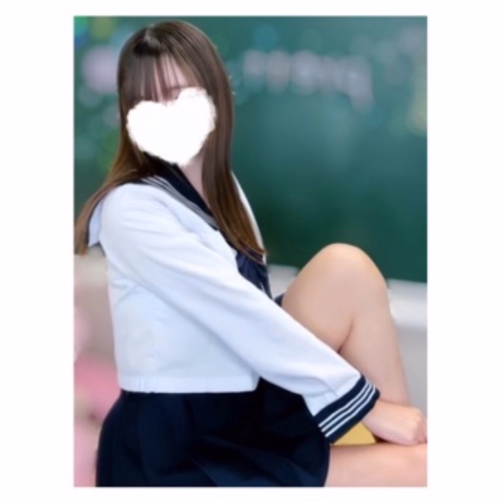 お兄さん、今夜はみなとに溺れてみませんか？

テクニックたっぷりのフ〇ラや乳〇攻めで気持ちよくして、
素股でじっくり快楽を高めて…💭💗

最後はみなとの温かい体で全部受け止めてあげる😙🫶🏻

声のギャップにやられて、
もっと欲しくなるはずだよ♡

みなとの締まるま〇こもたっぷり味わってね？😍
騎〇位で腰くねらせて、頼まれてなくてもいやってほど味わってもらうんだけどね😝❣️

ぎゅって抱きしめ合って、みなととお兄さんで特別な夜にしよ！