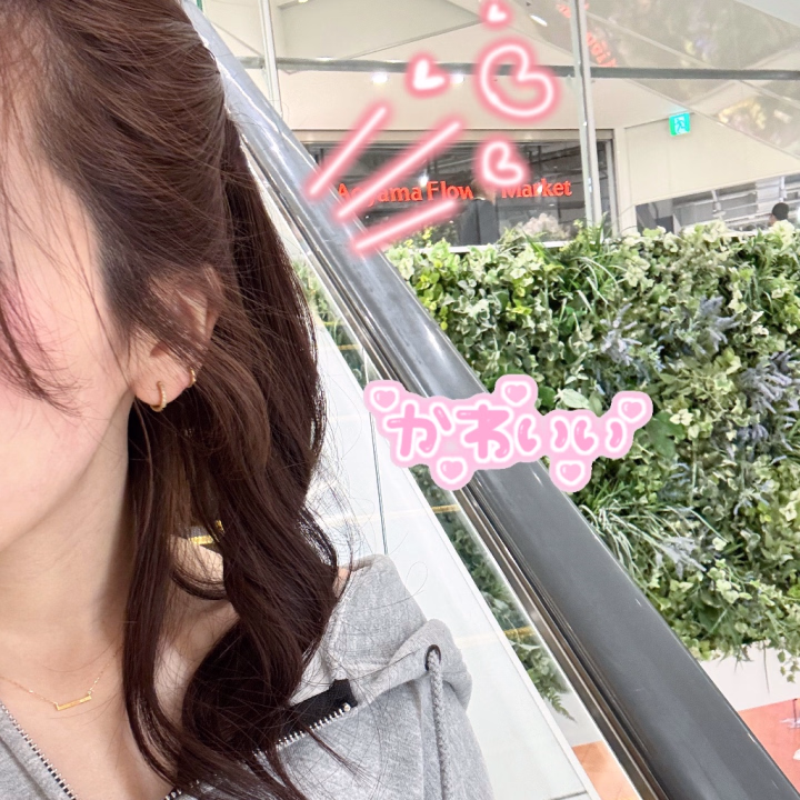 この前撮影の時の髪型！
ハーフツインテールだったの🎶
たくさん可愛いって褒めて貰えて嬉しかったな〜🩷