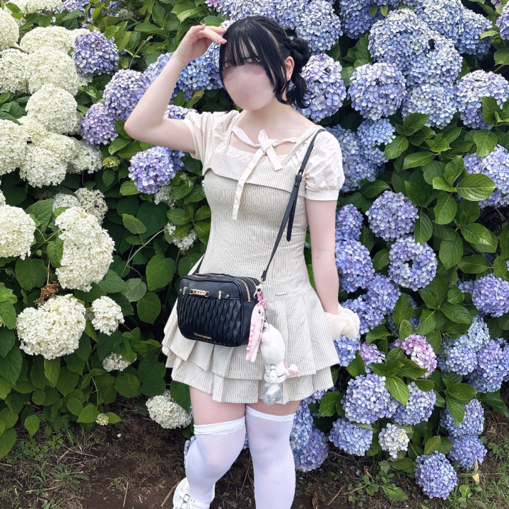 にこりです！

明日五反田18時〜出勤なのでよろしくお願いいたします(ᐡ• ·̫ •ᐡ)♡

イベントやってるみたいで自前の可愛い衣装着るので見に来てね？🤍

にこりの誕生月のあじさい見に行ってきたんだ〜！‪🪻‬🫧
前に会ったお兄さんに話したけど、言っていた映画も観たよ！♡

本当に面白くて早く続きみたいし、2回目もみたいなー(ᐡ• ·̫ •ᐡ)♡

ではでは！明日はよろしくお願いいたします🧸💌