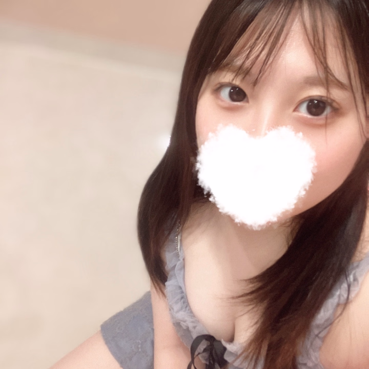 今日も沢山ありがとうございました💖

少しずつ慣れてきたけどやっぱりまだまだ緊張する(>_<)💦

だから会えた時は優しくしてね？？

ゆゆは明日も出勤します！
明日で最後になるかもしれないので少しでも気になる方いたら是非会いに来てください💗

連絡といいね沢山待ってます💕︎