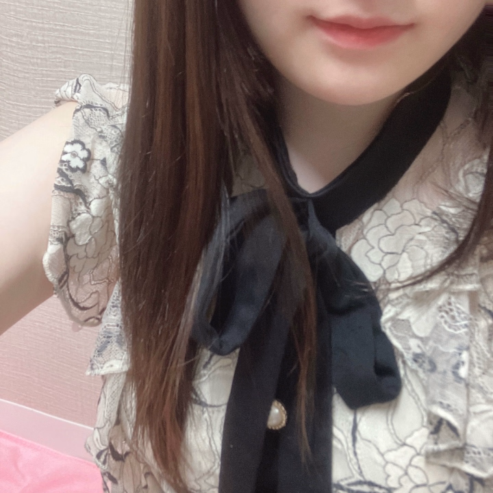 初投稿です！！
本日で出勤4日目となります(>_<)
まだまだ緊張してます💦
優しいお兄さん会いに来てください🥺