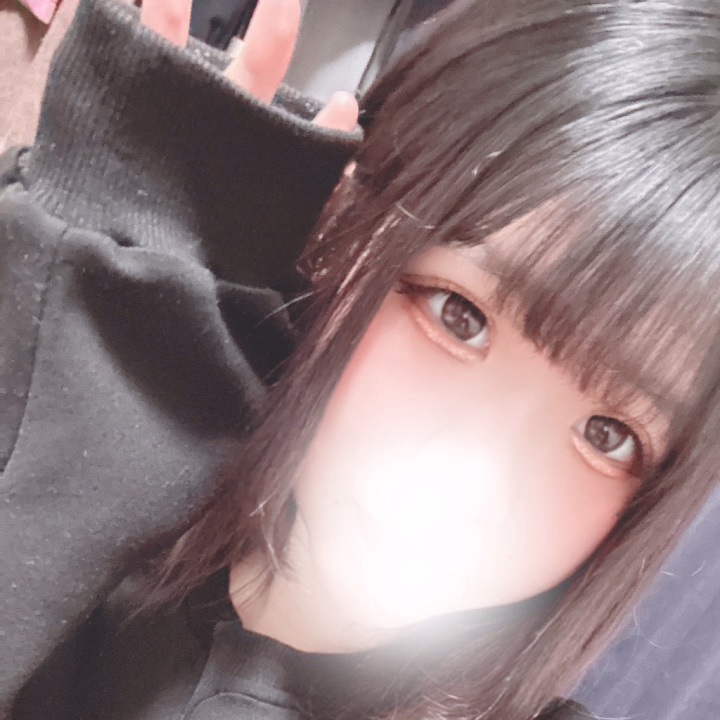 🌸お兄さん、こんにちは〜！ぴょんの写メ日記だよ💕

今日はね、お兄さんにぴょんのスペシャルなご奉仕を教えちゃう🎶

まずはね、ぴょんの柔らかい唇で優しくキス💋 お兄さんの反応を見ながら、ゆっくりと下へ移動するの😘

そして…🌟 ぴょんの舌で、お兄さんの敏感な部分を優しくなぞるよ〜😈 ねっとりじっくり、舐め回しちゃう💦

「あっ…そこは…」って、お兄さんの声が聞こえてきたら、ぴょんの勝ち😏 さらに激しく、濃厚に攻めちゃうよ！

ねぇ、お兄さん。もう我慢できないでしょ？😋 でも、まだまだ続くんだからね😉 ぴょんのテクニックで、最後の一滴まで絞り取っちゃうぞ💪

ぴょんと一緒に、気持ちいい時間を過ごしましょ💓