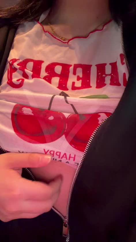 今日はちょっぴり緊張しながら過ごしてました…🥺💭



まだまだ慣れないことも多くて、
「これで大丈夫かな〜」ってそわそわしちゃうけど、
優しくしてもらえるとすごく安心します🫶🏻💕



もっと仲良くなりたい！！🎶
素のままの私で頑張ってるので、
よかったら会いにきてください🐰🎀



待ってますっ♡