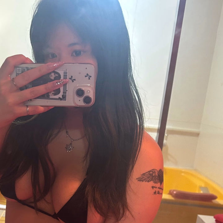 今日の秘密🤫

実はちょっと緊張してる…🙈

でも優しくしてもらえると
すぐ慣れちゃうタイプです♡

最初は恥ずかしがってても、
仲良くなったらいっぱい笑ってるかも🤭
