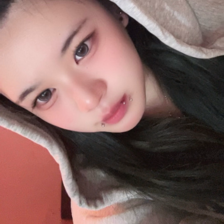お兄さんに質問♡

もし一緒に過ごすなら、

①いっぱいお話する
②くっついてまったり
③いっぱい笑って遊ぶ

どれが好き？🤭💕

私はその日の気分で全部したい♡