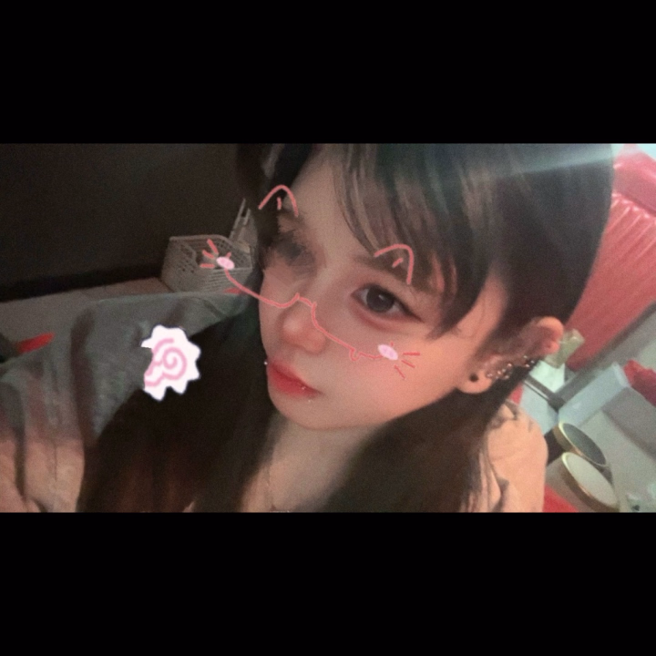 褒められたい♡

女の子って「かわいい」って言われるだけで
ちょっとテンション上がるよね🥺💕

だから今日はいっぱい褒めてほしい気分♡

会ったらいっぱい褒めてくれる？🤭