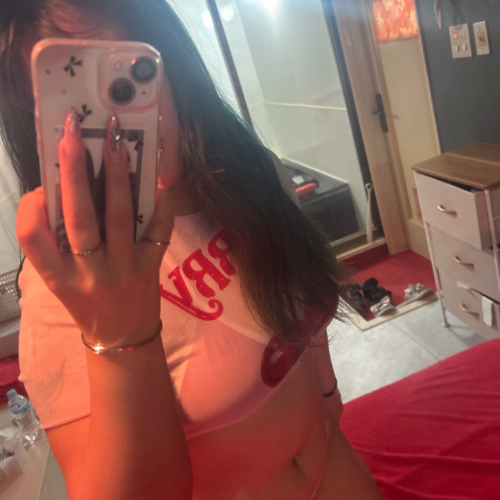 おはよーございます😊
今日もラストまでいます!
今日は3日ぶりのチェリー🍒
この服るあ好き😘
チェリービキニのるあ見に来てね💕︎