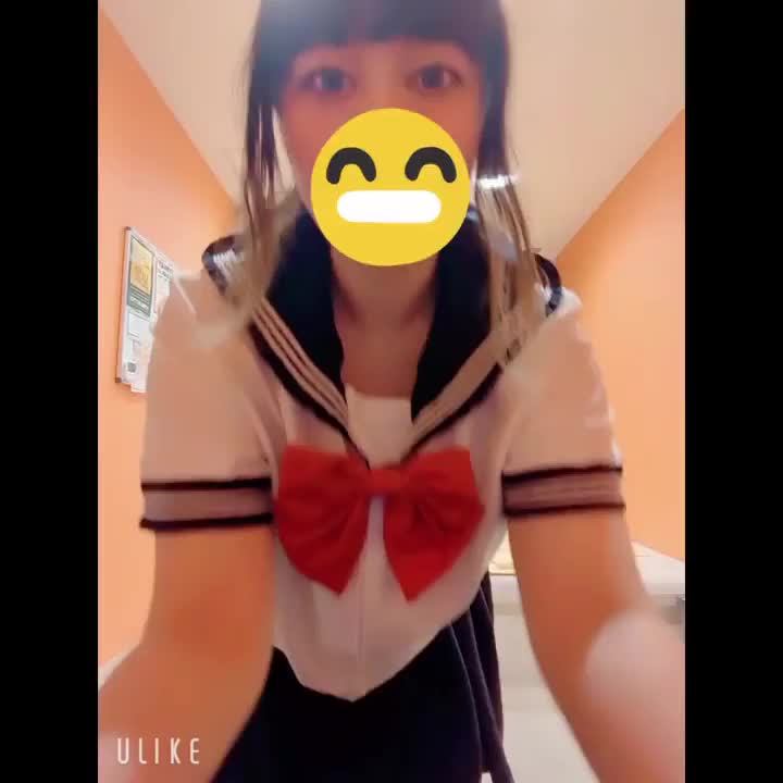 トリックオアトリート👻
珍しく私から迫ってみたよ！
でも、いたずらしたらだーめっ😛
いたずらするの我慢できるかな⋯？🤭

前回のイベント、応援ありがとうございました📣
お陰で5位に入れました👏🏻
こちらのイベントも参加させていただきます🫶🏻︎

良ければ、応援お願いします🙇‍♀️