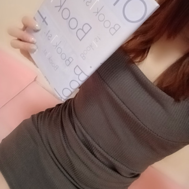 腸活の本‼️
興味あるしやったことありますよ～っ言ってたら、買ったばかりの本なのにいただいちゃいました😆❣️
ありがとうございます😚💚
内側から綺麗になれるよう頑張ります🤩
