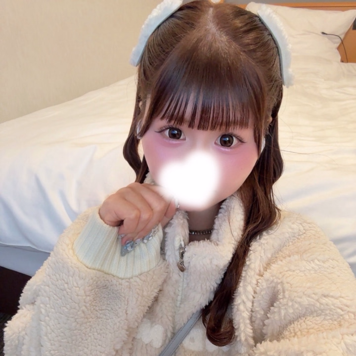 今日もありがとう（｡･ω･｡）

用事済ませていま帰宅！
久しぶりのおうちだー（｡･ω･｡）♡

メロンたくさんたべて
幸せ気分です😙😙😙😙💕💕

ありすは明日から4日おやすみです！
しばらくおやすみだけと
忘れないでいてねー😙💕笑

トークは返すから連絡待ってます♡

ではおやすみなさい♡