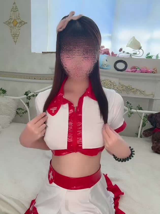 この時間までたくさんお誘いありがとう（｡･ω･｡）ありす出勤してます！ほんじつ9-24じ！連勤最終日です♡明日からお休みなのでおやすみ前にたくさんお誘いまってます😚