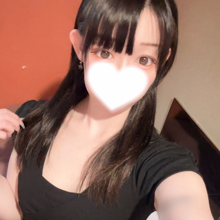 初めましてみむです💕

本日入店しました(*´ω`*)

雨でお足元悪いですが
会いに来てくれたら嬉しいです🌟