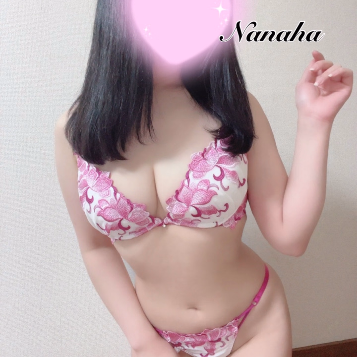 おはよぉ～🥰

本日残り2日💕

今日も9:00～24:00
出勤しますっ🥹💕

今日は月曜日だけど、
そんな憂鬱も
吹き飛ばすぐらいに
幸せいっぱいな時間に
してあげるねっ🥰

ぜひぜひ
ベッドのお誘いも
Mっとのお誘いも
お待ちしておりますっ🥰