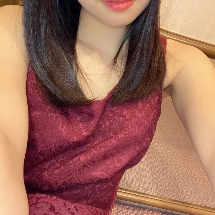本日17時から出勤してますっ✨✨

なかなか更新できなかったりしてごめんなさい(´；ω；｀)

今日1階のお店にいます！

タイミング合えばぜひヾ(*´∀｀*)ﾉ


お店で待ってます〜(˶' ᵕ ' ˶)






しおん