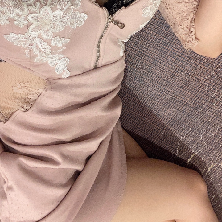 |´-`)ﾁﾗｯ

またまたお久しぶりの更新になっちゃった💦💦

本日17時からの出勤予定だったけど

思ったより早く着いちゃって
16時から1階のお店におります✨✨

遊びに来て貰えたら嬉しいです(*´˘`*)


今日もラストまでおりますぞっ𐔌՞ ܸ.ˬ. ܸ՞𐦯



実は出勤前に撮影に行ってきました〜📷✨

プロフィール写真が変わると思うのでお楽しみにっ( ´罒`*)✧


今日1日よろしくねっ





しおん