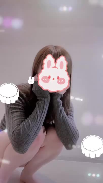 お風呂に入る前の脱ぎかけの状態で、、🫣