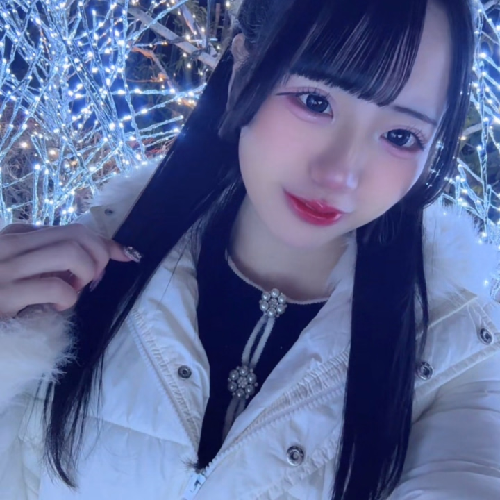 深夜にひょっこり│‬՞. ̫ .՞)……
こんばんは🌙もえかです🎀

夜型人間なのでもえかの夜はこれから😹
もう寝てる方が多いかな??
夜勤の方はお仕事頑張ってるかな??
みーんなお疲れ様です♡♡

本日3/5以降、出勤予定が立てられない状況です...
なのでぜひ会いに来てください（大声❗️）
ヒメトークではなくお店に電話でお問い合わせください🙏📞

今更ながらハマったリゼロを観ながら寝落ちします〜👶🏻 💤
お兄さんのオススメのアニメや映画があったらヒメトークで教えてねー！！