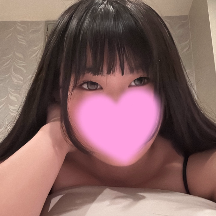 65分のお誘いありがと❤️

会った瞬間瞬間、お兄さんの柔らかい笑顔にキュンとしちゃったよ😍💕

 優しいオーラに癒されながら、楽しい時間を過ごせたね！

お兄さん、めっちゃ話しやすいし、面白いから、ずっと笑顔だったよね😆😆 

特にスノボのお話楽しかったよ❣️

かなのおすすめの所行ってみてね😘

一緒にいてすごく居心地が良かったなぁ😌💭

プレイでは、かなのテクニックでたっぷり気持ちよくなってもらえて嬉しい😘💖 

フィニッシュの時の表情、めっちゃセクシーだったよ😉💕 

次はもっと頑張って、2回戦、3回戦しちゃう？💪💕

「可愛い」ってたくさん褒めてくれて、照れちゃうけど、すごく嬉しかったよ😳💖 

かなもお兄さんと一緒にいると幸せな気持ちになるよ😌🌸 

ありがとう！

忙しい中、かなのために時間を割いてくれて、本当にありがとう🥰 

またお兄さんに会えるのを楽しみにしてるね！

次はもっとエッチで楽しい時間にしようね😉

💋 かなもお兄さんに会えるの、ワクワクしてるよ😍 

またね！💕