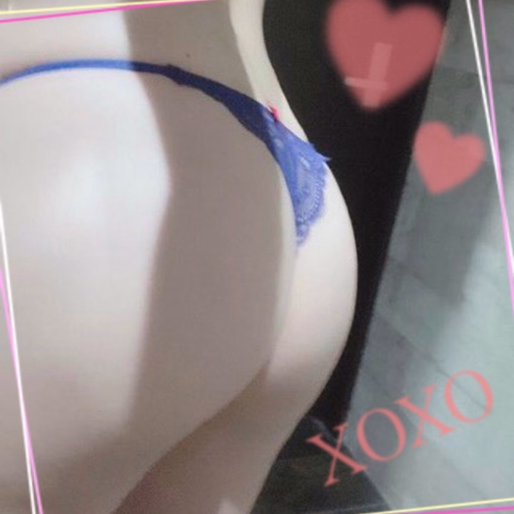 今日は､実家の事色々やってて､
更新がこんな時間になっちゃった🥺

腕がプルプルし過ぎて､ペットボトル
持つだけでもしてたから､
なかなかスマホ📱イジれなかったんだ🥲


明日から出勤なのでお兄さんに会えるの
楽しみにしてるね🩷

お休みପ(◍˘ ꒳˘)✯*.｡ｵｬｽﾐﾅｻｨ🤍  ̖́-