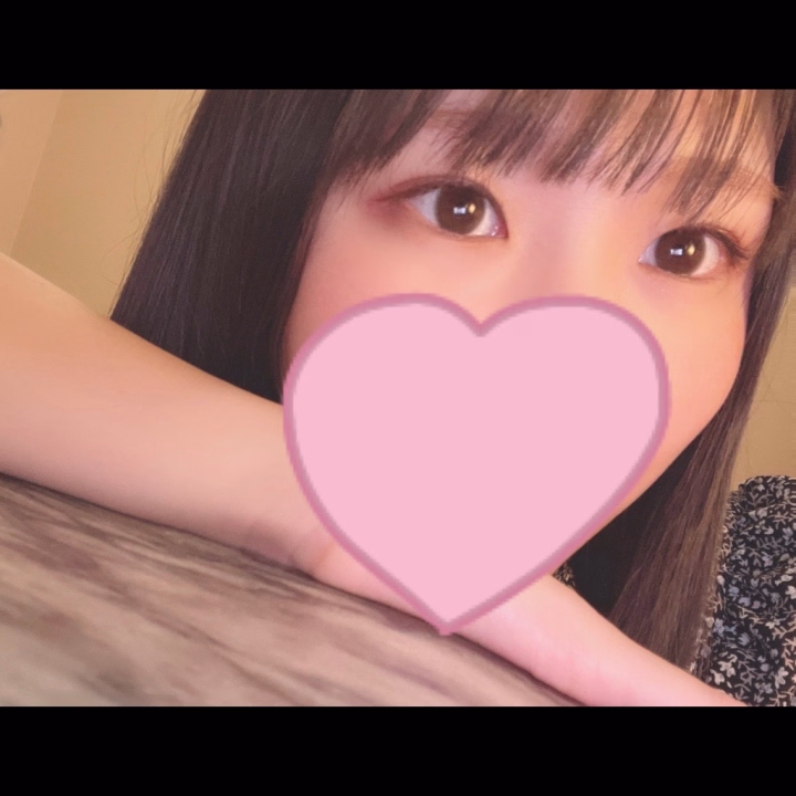 肌白いねってよく言われるっちゃけど
すぐ焼けて黒くなるけん
夏は羽織っとることが多い🥺
⁡
⁡
今年はストライプのシャツに
挑戦したいなーって思っとるよ🩷
⁡かわいいのあるといいな🥰

⁡
ふたば🥕