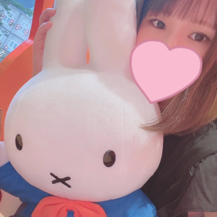 こんにちは〜！
⁡
⁡
来月は大好きな
みっふぃーのお誕生日🎂
⁡
⁡
やけんハウステンボスに
お祝いに行くよ〜🥕
⁡
⁡
福岡からハウステンボスまで
1時間半〜2時間くらい👍🏻
⁡
⁡
楽しみやん😊💞
⁡
⁡
ふたば🥕