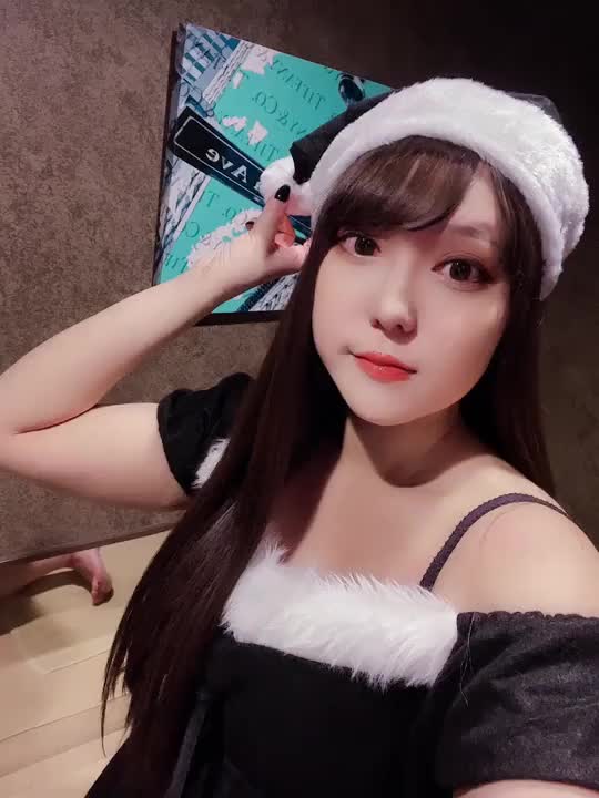 ハピネス札幌⛄️うみかです♬
クリスマスまでサンタコスでお迎えするねー！
ご予約ご指名ください♬