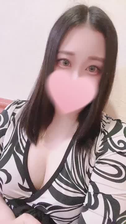 こんばんは、明菜です♡
本日も1日ありがとうございました🙇‍♀️💕

1本目の動画と同じタイミングで撮影したので「初めてです😌」って言ってるけど編集の仕方わからないから許してね(*；ω人)ｺﾞﾒﾝﾈ...

「ありがとう♡」の気持ち
伝わるといいな(⑉• •⑉)♥️

これからもよろしくね🫰
(´⸝⸝⸝•ω(•ω•⸝⸝⸝`)ぎゅー♡