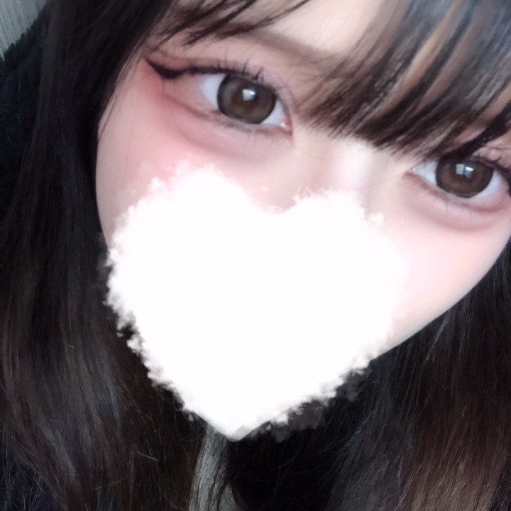 出勤しまちた♡24時までいますっ！

この間、上野のおでんフェスいった〜〜〜！🍢♡
痛風鍋の屋台あって食べたけど痛風ならなかった‼️‼️
白子大好き‼️‼️白子鍋とかおうちでする時あるᐡ⌯ ·̫ ⌯ᐡ
痛風鍋と熱燗で幸せでした💞💞💞

今月あと今日と金曜日7時〜16時だけですっ‼️待ってる🥺♡