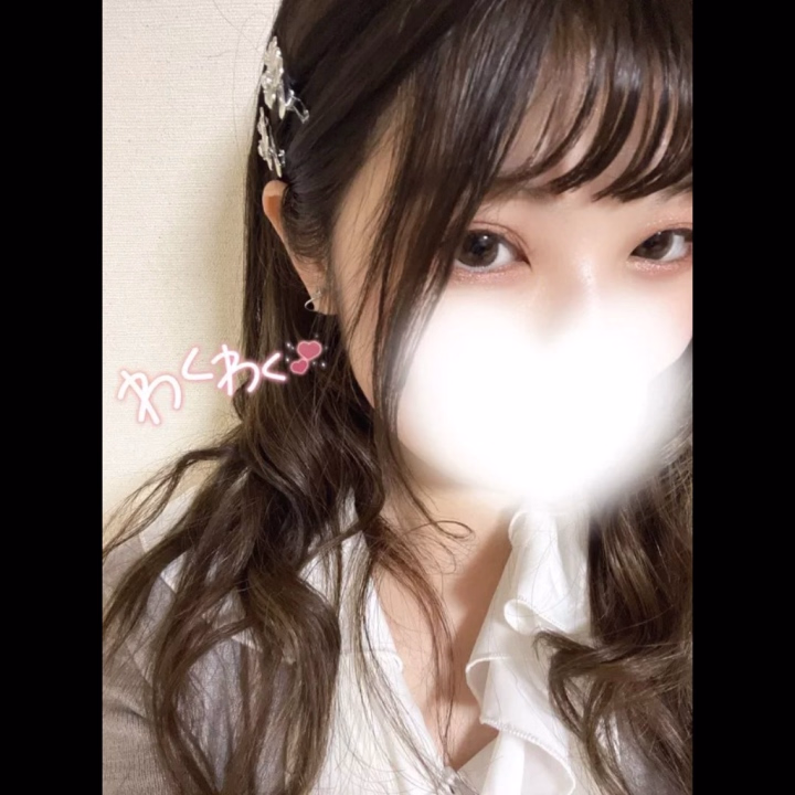 今日は15時からラストまでいるよ〜🪄︎︎💫

昨日もお久しぶりの仲良しさんに会えてほんとに嬉しかったし、
はじめましてさんとも仲良くなれて嬉しかったなぁ😽💓
　
そして今日は予約してくれた仲良しさんありがとうっ！！
今からとっても楽しみ🌟⋆꙳

みおんのこと沢山可愛がってね？？♡♡
いつもありがとう〜！！

みおん🍒⭐️
