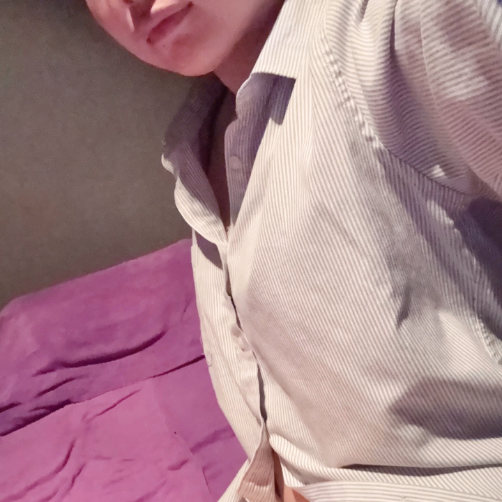 ハロ〜！あおいです！！いやぁ〜外は大変土砂降りで服が少しびちゃびちゃかな笑

今日は15~21時までいます！
良かったら来てね♡