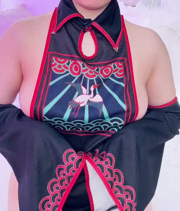意外にも乳が溢れそうでひやひやしたよ笑