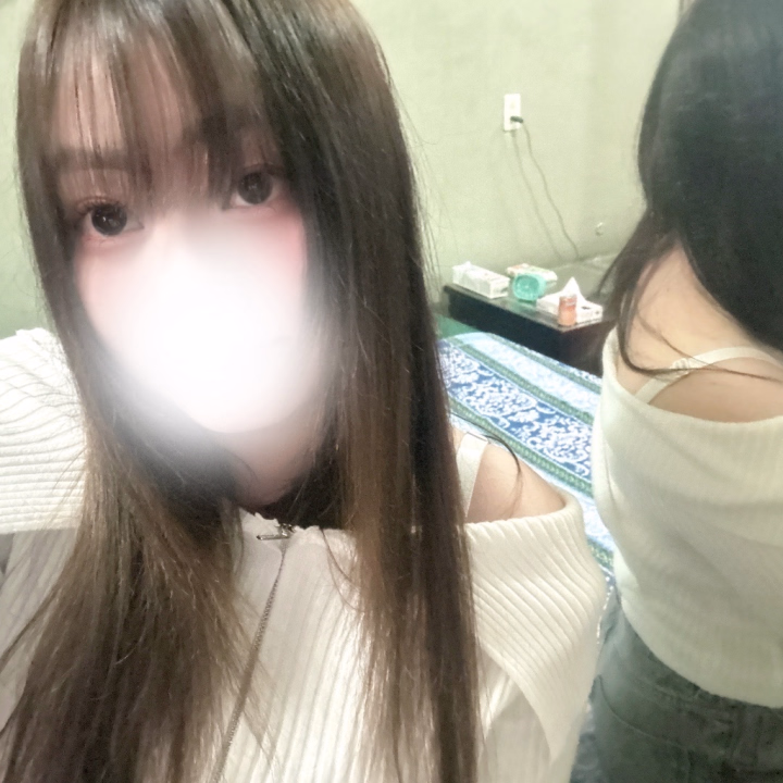 今日もぽかぽかしてて暖かいね( ⸝⸝⸝• •⸝⸝⸝)
なんとしのあと今月会える日も今日と明日の2日間になりました🥲🥲
明日は20時までの早い時間に会える時間が終わっちゃうので会えるお兄様いたら嬉しいな…♡♡
出勤してるのでわくわくしながらお待ちしてますっ- ̗̀( ˶'ᵕ'˶) ̖́-💗