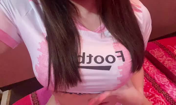 お兄様によくお胸で褒められること❣

👑1⃣　形がきれい ✨

🥈2⃣　大きいっ💓

🥉3⃣　ハリがある .ᐟ

の3つが多い気がするっ‎(՞  ܸ. .ܸ՞)"
他にもどんないいところがあるかなっ♡♡
あったとき教えて教えてー❣