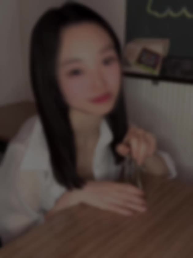 【Hな音声あり♡】
わたしの〇で〇下ろししちゃう…？

〇下ろしされたい人は
いいね🩷プレゼント🎁で
応援してくれたら励みになります🫶🏻

応援してくれたお兄さんから動画の
リクエストがあれば…今後受付ちゃうかも！？
どんな動画が見たいかコメントで教えてね💕