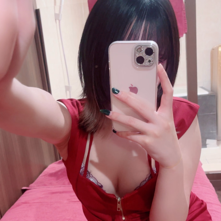 おはよー( ˶˙ᵕ˙˶ )☀️

本日は池袋出勤♡
7:00～18:00 まで居るよ🫶💖

今日も雨なのかなー☔️
来る方は気をつけて来てね💕︎