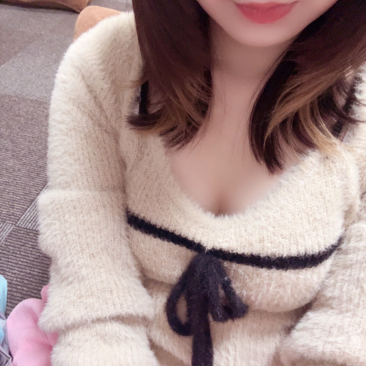 おはよーん☀️.°

7:00～16:00で出勤♡

本日ご予約少なめなので、
会いたいよーって方狙い目です‼️

お誘いお待ちしております💓