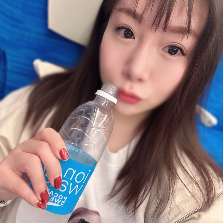 無事に岐阜に
戻って来ました🚄𓂃𓈒𓏸︎︎︎︎
もう少しゆっくりしても
良かったんだけど
なんか人混み凄すぎて
ささっと新幹線乗って
帰って来ちゃった\( ˙▿˙ )/
とりあえず...
帰って来たよ!のご報告でした❣️❣️
会った時に
旅行の話色々
聞いてやってくださーい😛🧡
紫音💜なつきᵕ̈*