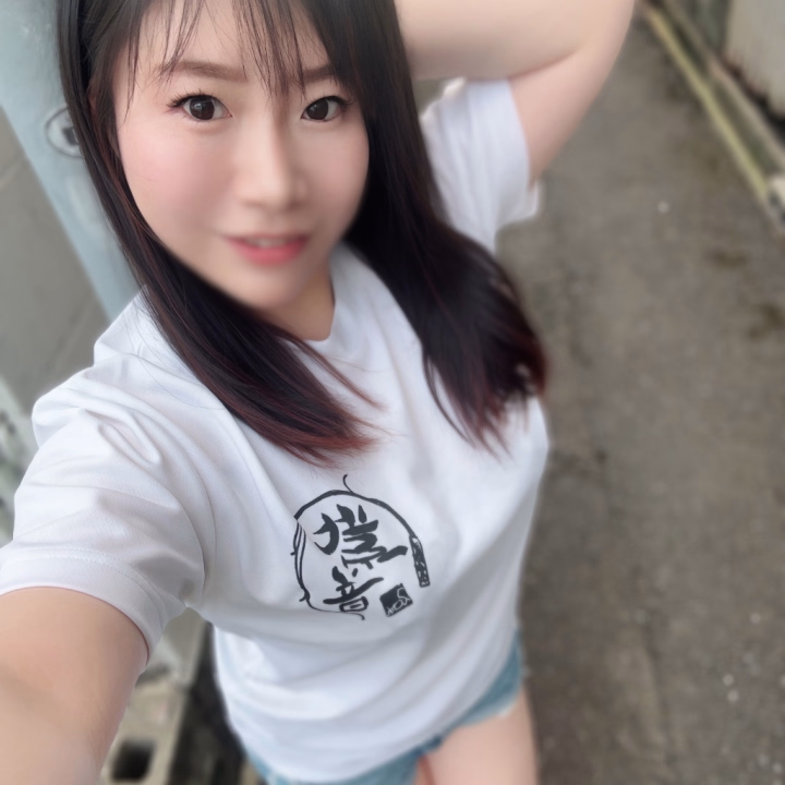 (❁⃘•ω•)ﾉおはようございますっ～♪




昨日の夜は
寝てたらめっちゃ寒くて
途中で毛布出して来て
寝ておりました🐑💤


風邪引かなくてよかった(*´`*)




でもきっと
動いたらいつも通り
滝汗になるんだろうなああ笑😂😂


いっぱい動いて
スッキリしてきまーす✌️✨✨






♡.*･ﾟ┈┈┈┈┈┈┈┈┈┈･*.♡

次回⇒24日(水)12時～

♡.*･ﾟ┈┈┈┈┈┈┈┈┈┈･*.♡




今日のお休みは
テニス部からの
まつエク( ꇐ₃ꇐ )

いっぱい楽しんじゃう予定👍




素敵な1日になりますように☺️🩷✨






紫音💜なつきᵕ̈*