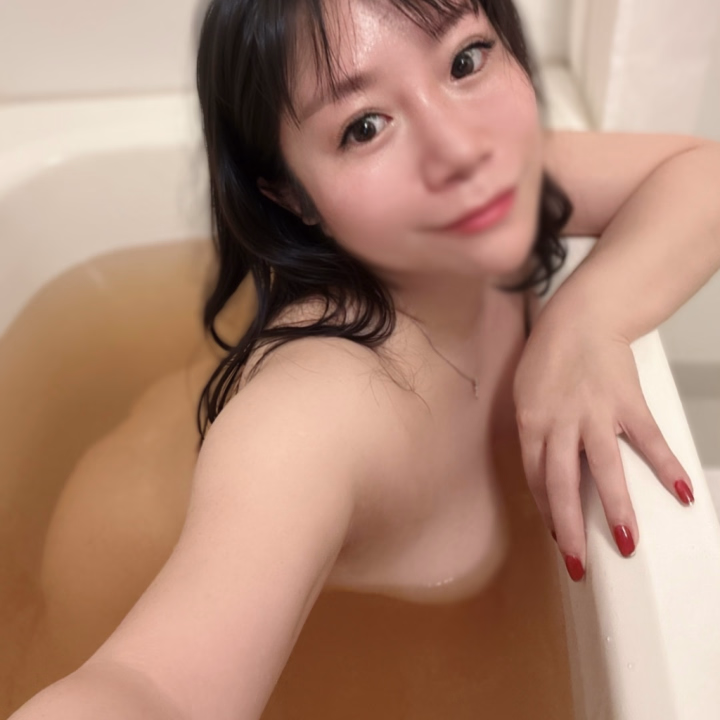 ゆっくりお風呂Time🛁*。
旅行の時は
ちゃんと入浴剤
持って行って
お風呂Time楽しむのが
なつきちさん流なのです( ´ ꒳ ` )ノ
用意したら
観光してこよっと🐾💭💗
紫音💜なつきᵕ̈*
