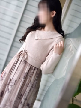 瑠里乃るりの