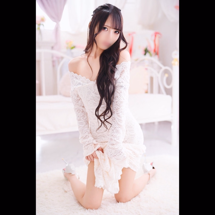 こんばんは🌙*.｡


明日は10時〜22時で出勤です⸜  ෆ‪  ‪⸝‍


いつも19時までですけど、

明日は特別です꜀(^. .^꜀ )꜆੭


明日と明後日は姫路で

お祭りがあるみたいですね🍧👘


チョコバナナとかき氷食べたいな❤︎

雨でもするのかな？💭


お祭り行くお兄さんは

足元お気をつけくださいね^ ̳> ·̫ < ̳^