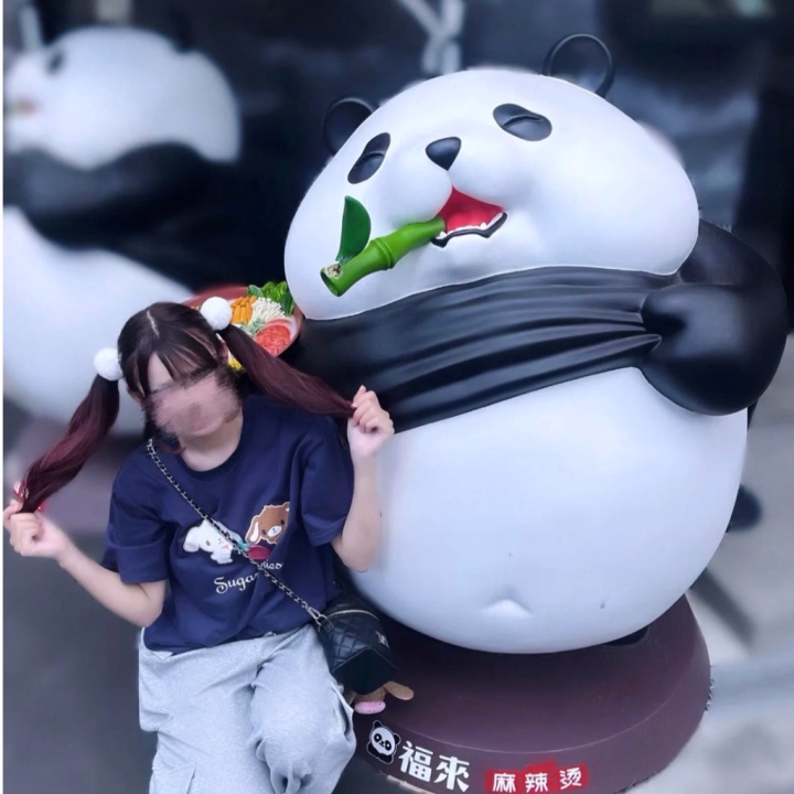 お久しぶりです💤れいなです🐱🩶

お休みの間に、パンダヘアーで麻辣湯を食べに行ってきました🐼🍥久しぶりにゆっくりできてリフレッシュできました✨

本日は21時まで出勤しています❗️たくさんのお兄さんに会えたら嬉しいです🎀ぜひ会いに来てくださいね🫶