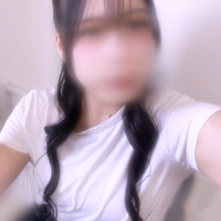 みやです！！
この後17時から出勤します！🫶🏻

金曜日までおつかれさまだよ〜！！՞߹ - ߹՞
お兄さんのつかれを吹っ飛ばせるようにみやなりに頑張ります！！🎀

たくさん楽しいことしたいの！
みやにもいろんなこと教えてくれたら嬉しいな💞