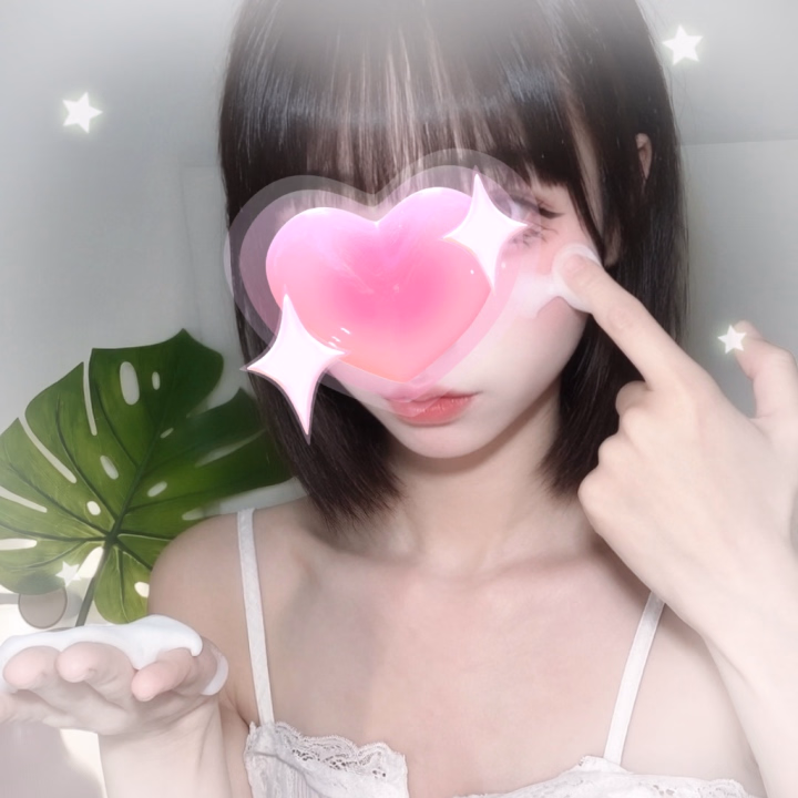 こんにちは🧑‍🩰
今日は17:30〜22:00までいます🕊️🤍

早番のスタッフさんがお二人、ご卒業らしいです🥲🌸
お会いする機会はそこまで多くなかったけれど、感謝の気持ちでいっぱいです🫧
今まで本当にありがとうございました💐

こうして誰かを見送るタイミングがあると、当たり前に会えていた人に会えることって、実は当たり前じゃないんだなぁって改めて思います🌙

それは、会いに来てくださるおにいさまにも同じで、たくさんの女の子がいる中から私を見つけて、時間をつくって会いに来てくださること、本当に嬉しいです🫶🏻

何度も会いに来てくださる方も、久しぶりに思い出してくださる方も、初めましての方も、一つ一つの出会いをこれからも大切にしたいです🎀

まだまだ至らないところもある私ですが、会いに来てよかったって思っていただける時間をつくれるように、これからも頑張ります🫧

私は変わらずここにいるので、ふと会いたくなった日に思い出してもらえたら嬉しいです☺️🌷

本日も変わらずお待ちしてます🌟