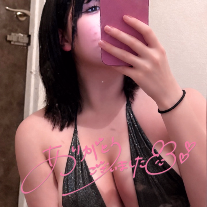 本日もご来店ありがとうございました🫶

今日は優しいお客様ばかりで、とても癒される一日でした🥺🖤

マッチョでイケイケお兄さんに
たくさん可愛いって言っていただけて嬉しかったですし、
上品な京都弁がとても素敵でドキドキしちゃいました🤍

それから「相性いいかな？」と不安そうに聞いてくださったおじ様も
甘えん坊でとても可愛らしくて、たくさん癒されました🫶

来てくださる皆様がそれぞれ違って、
でも大切にしてくださるのが本当に嬉しいです🖤

明日は17時から出勤しております✨
ご予約も少しずついただいておりますので、
気になってくださっている方はお早めにお待ちしております🥺

たくさん癒せるように頑張りますので、
ぜひ会いに来てくださいね🖤