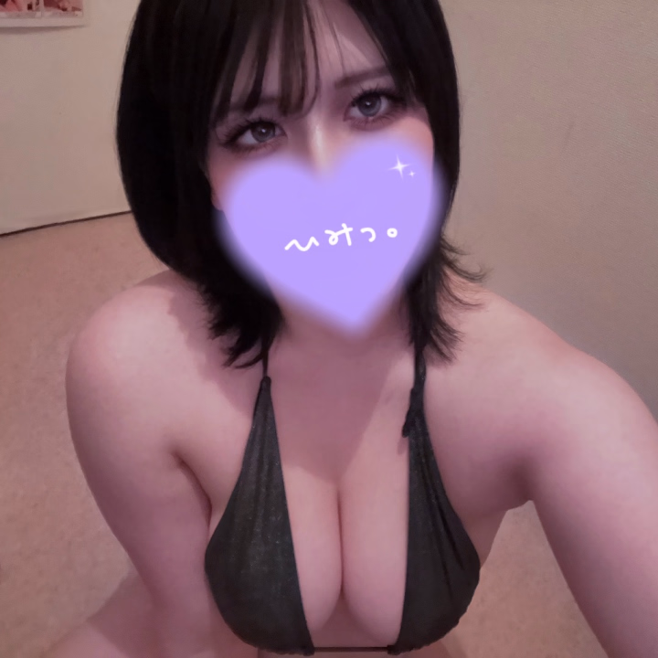 おはようございます☀️

本日16時〜24時までいます✨
外ちょっと歩くだけで暑いですね💦

こういう日は、むちむちしたのに包まれてゆっくりするのもアリじゃないですか…？🤭
触り心地いいって言われます🫶

お仕事帰りに、ふらっと寄ってくださいね💕
一緒にまったり癒されましょ♪

お待ちしてます✨